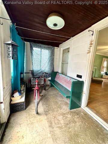 705 Glendale Avenue, South Charleston, WV 25303