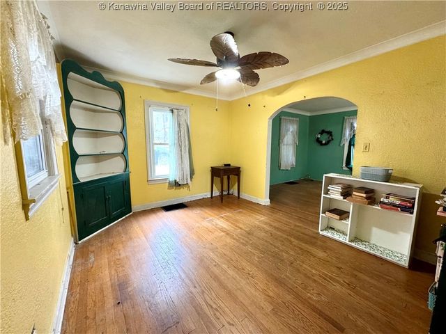 705 Glendale Avenue, South Charleston, WV 25303