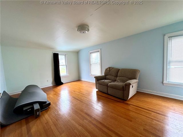 705 Glendale Avenue, South Charleston, WV 25303