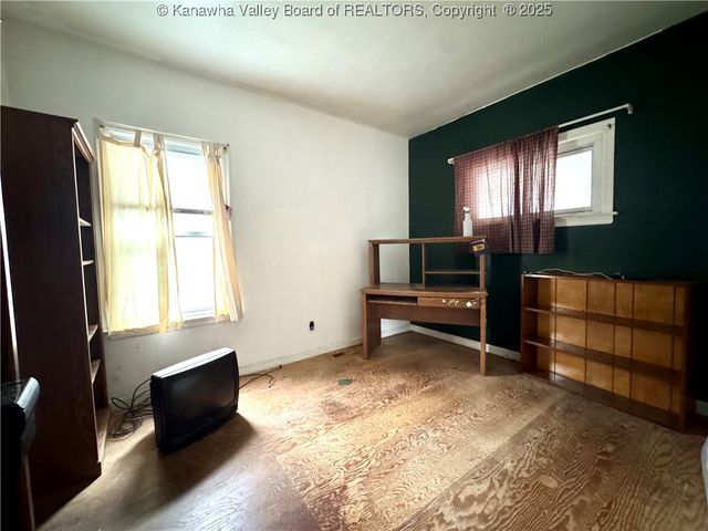 705 Glendale Avenue, South Charleston, WV 25303