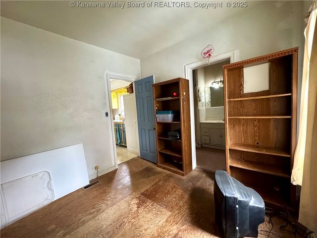 705 Glendale Avenue, South Charleston, WV 25303