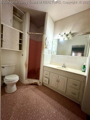 705 Glendale Avenue, South Charleston, WV 25303