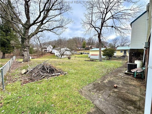 705 Glendale Avenue, South Charleston, WV 25303