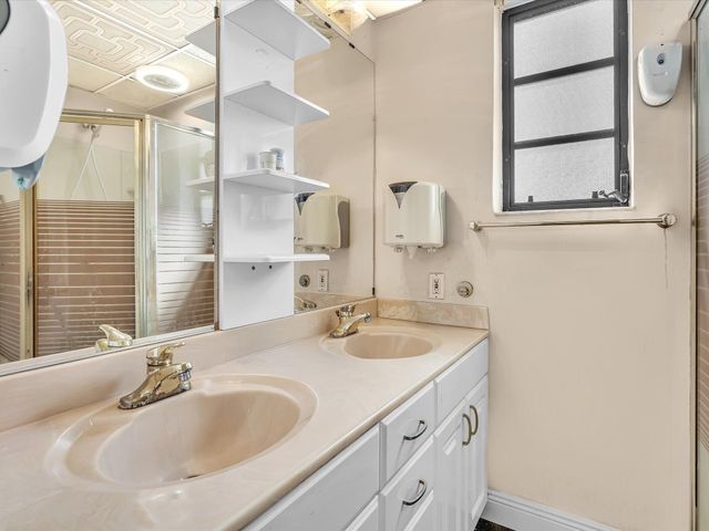 4901 SW 51st Street, Davie, FL 33314