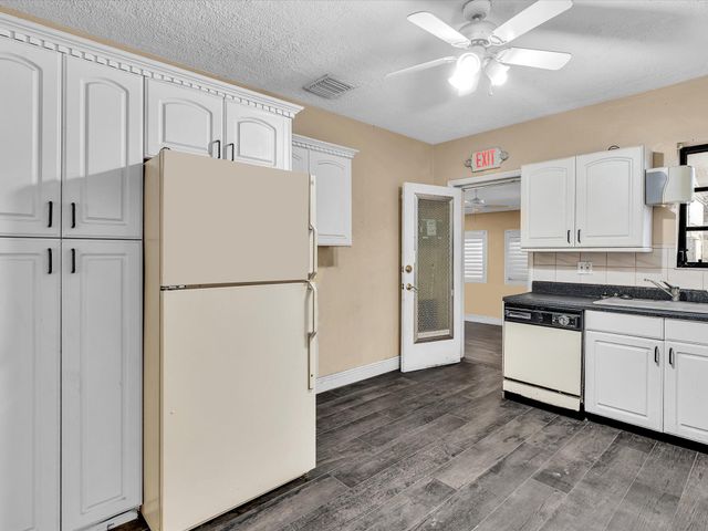 4901 SW 51st Street, Davie, FL 33314