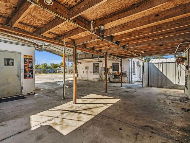 4901 SW 51st Street, Davie, FL 33314