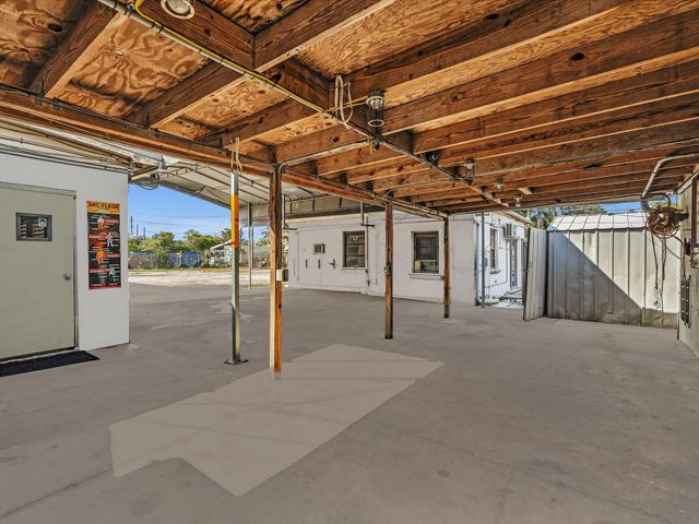 4901 SW 51st Street, Davie, FL 33314