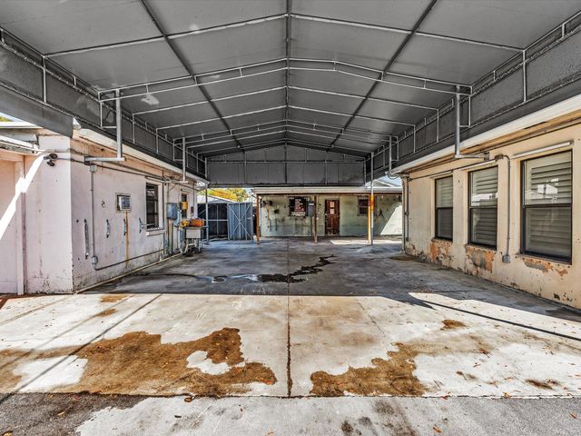 4901 SW 51st Street, Davie, FL 33314