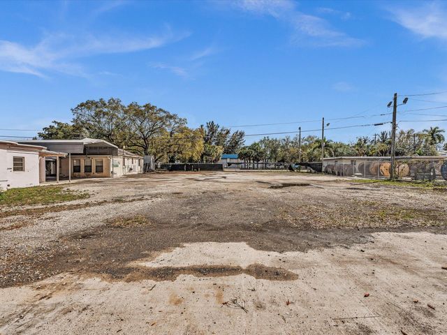 4901 SW 51st Street, Davie, FL 33314