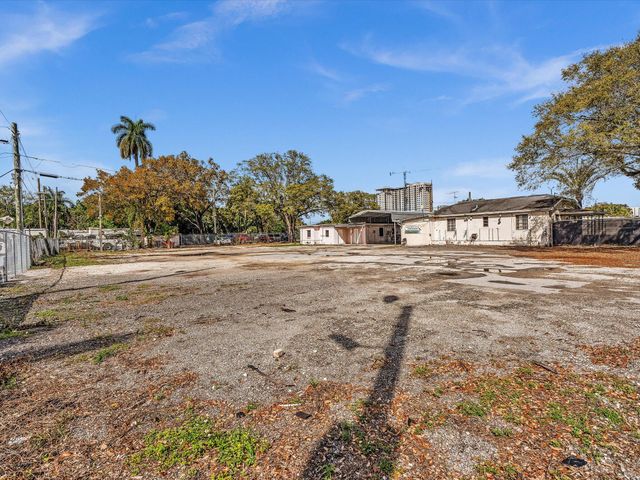 4901 SW 51st Street, Davie, FL 33314