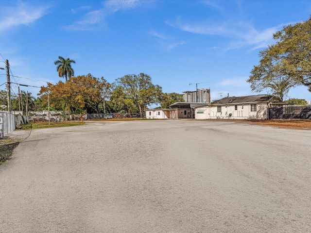 4901 SW 51st Street, Davie, FL 33314