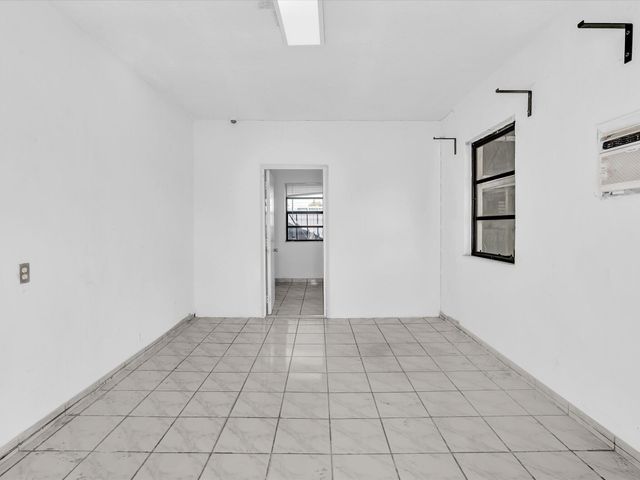 4901 SW 51st Street, Davie, FL 33314