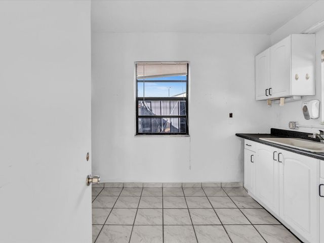 4901 SW 51st Street, Davie, FL 33314