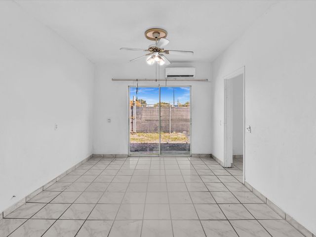 4901 SW 51st Street, Davie, FL 33314