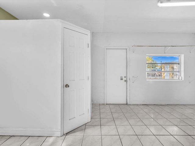 4901 SW 51st Street, Davie, FL 33314