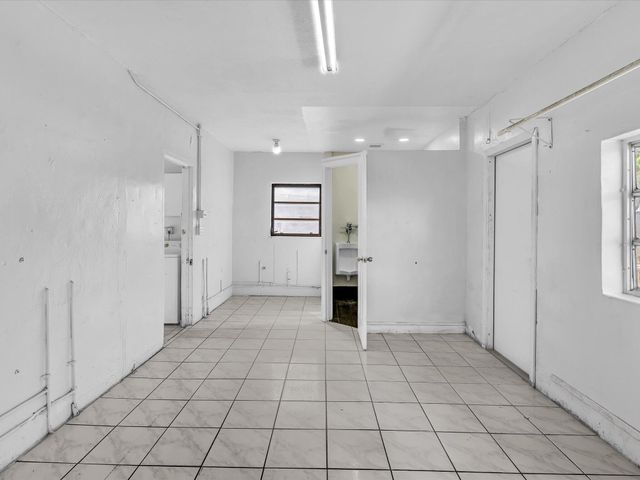 4901 SW 51st Street, Davie, FL 33314