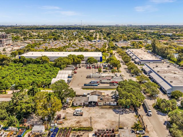 4901 SW 51st Street, Davie, FL 33314