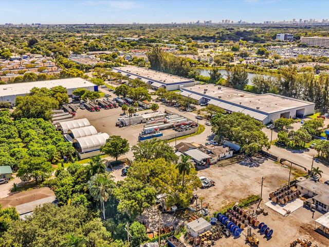 4901 SW 51st Street, Davie, FL 33314