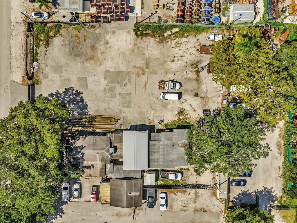 4901 SW 51st Street, Davie, FL 33314