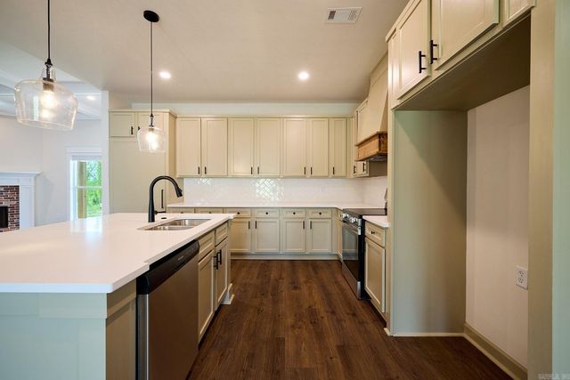 10573 W Miller Sardis Road, Bauxite, AR 72011