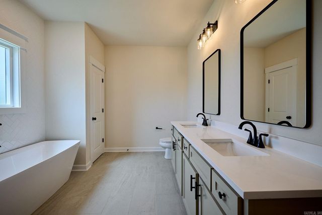 10573 W Miller Sardis Road, Bauxite, AR 72011