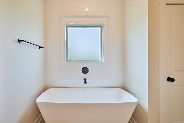 10573 W Miller Sardis Road, Bauxite, AR 72011