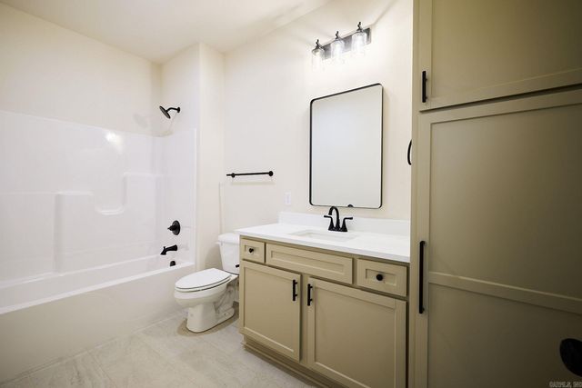 10573 W Miller Sardis Road, Bauxite, AR 72011