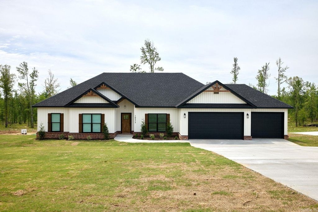 10573 W Miller Sardis Road, Bauxite, AR 72011