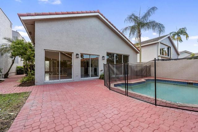 17277 Hampton Boulevard, Boca Raton, FL 33496