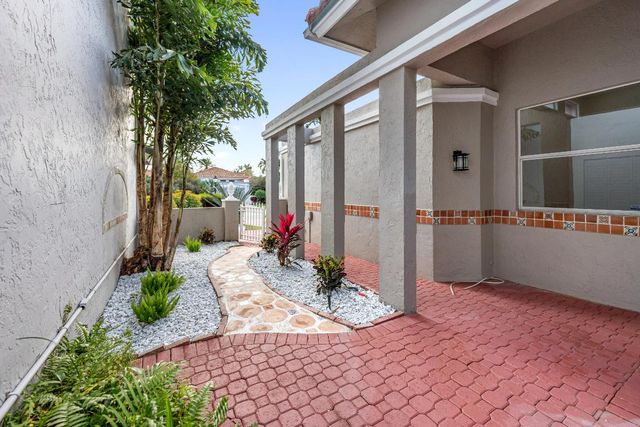 17277 Hampton Boulevard, Boca Raton, FL 33496