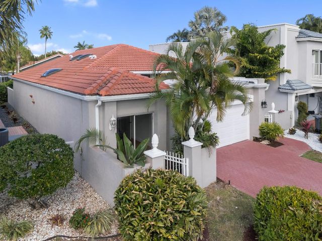 17277 Hampton Boulevard, Boca Raton, FL 33496