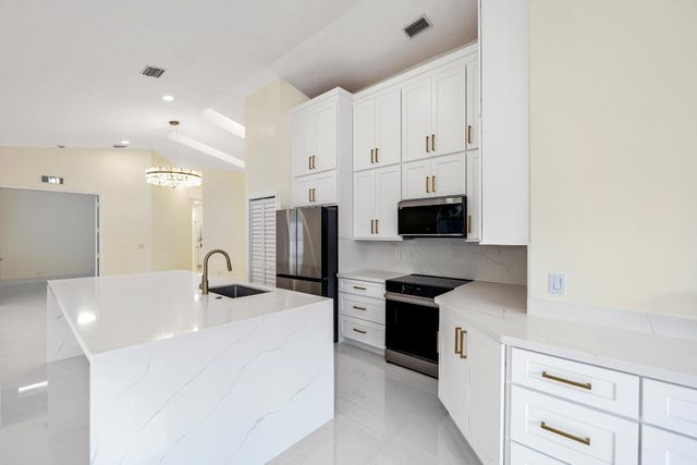 17277 Hampton Boulevard, Boca Raton, FL 33496