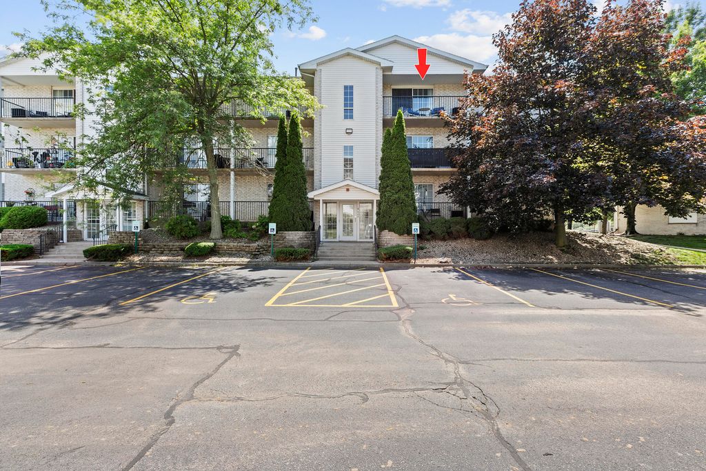400 Sturdy Road 5b, Valparaiso, IN 46383