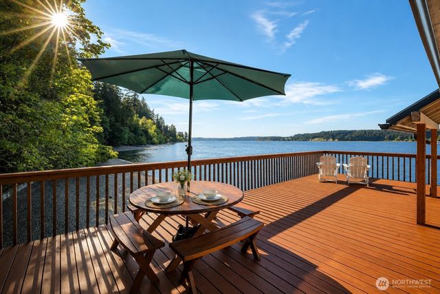 11901 Larson Road, Anderson Island, WA 98303