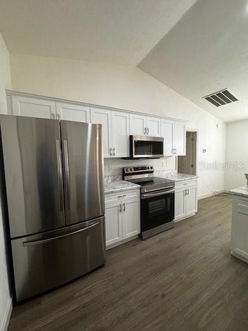 76 FISHER WAY TRAIL, Ocklawaha, FL 32179