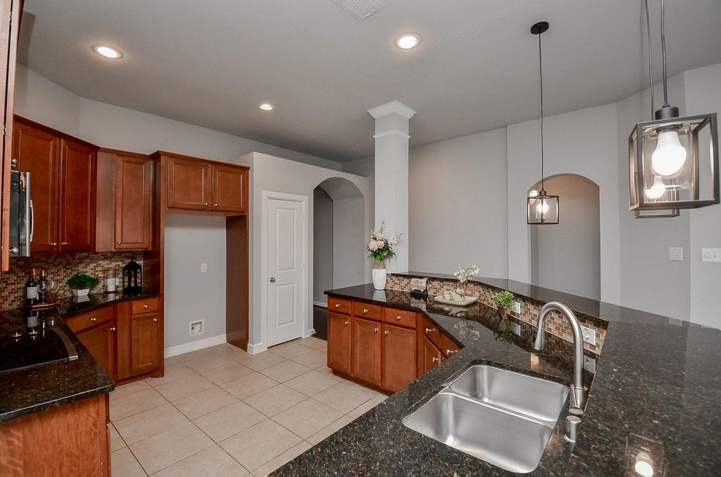 Image 24 of property listing at 19007 Logan Star Court, Richmond, TX 77407