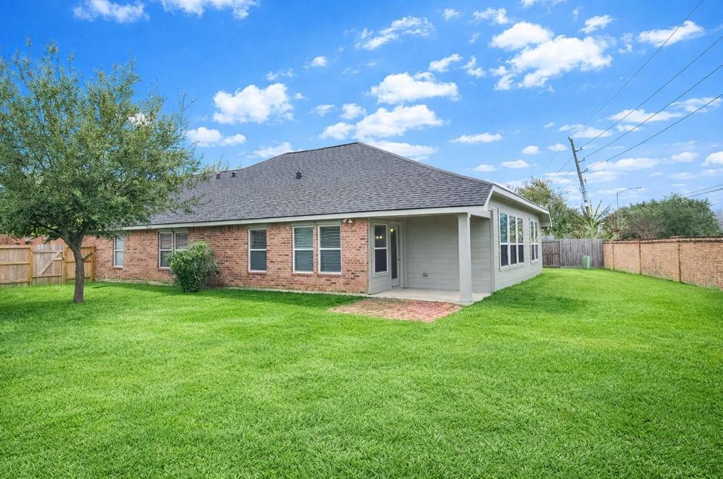 Image 46 of property listing at 19007 Logan Star Court, Richmond, TX 77407