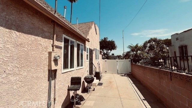 6014 Hereford, Los Angeles, CA 90022