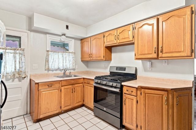 97 Elberon Ave, Hawthorne Boro, NJ 07506