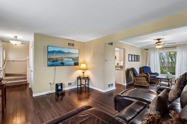 8570 Whitney DRIVE, Oak Creek, WI 53154