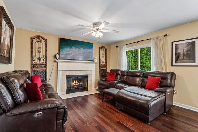 8570 Whitney DRIVE, Oak Creek, WI 53154