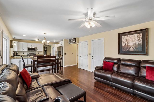8570 Whitney DRIVE, Oak Creek, WI 53154