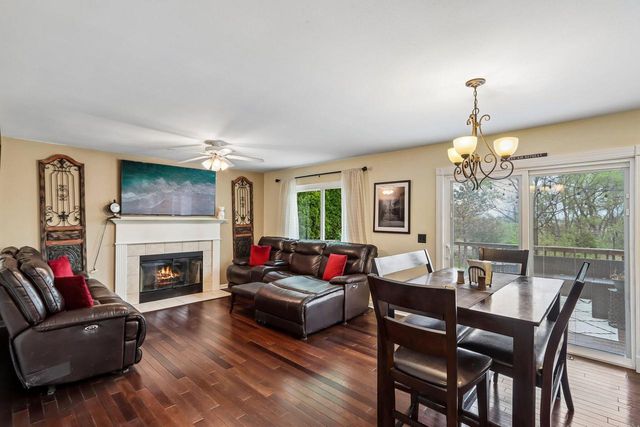 8570 Whitney DRIVE, Oak Creek, WI 53154