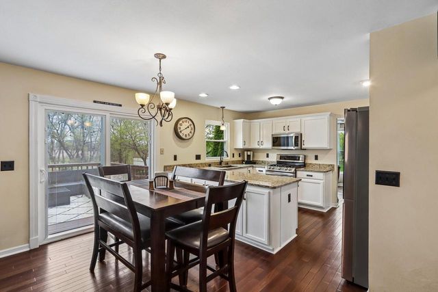 8570 Whitney DRIVE, Oak Creek, WI 53154