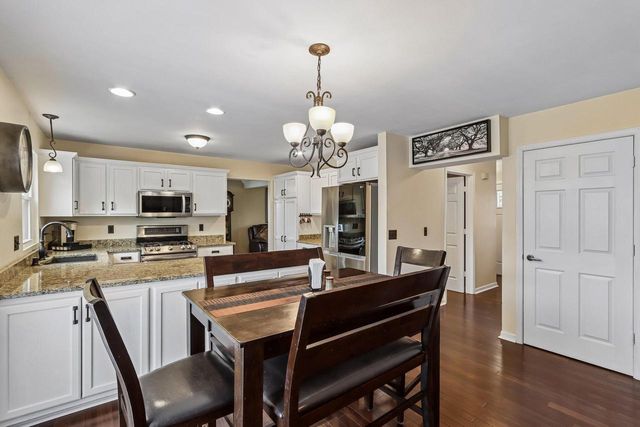 8570 Whitney DRIVE, Oak Creek, WI 53154