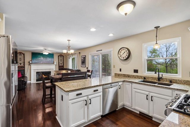 8570 Whitney DRIVE, Oak Creek, WI 53154