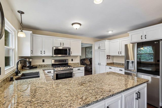 8570 Whitney DRIVE, Oak Creek, WI 53154