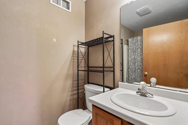 8570 Whitney DRIVE, Oak Creek, WI 53154