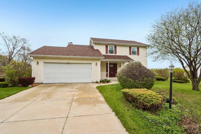 8570 Whitney DRIVE, Oak Creek, WI 53154