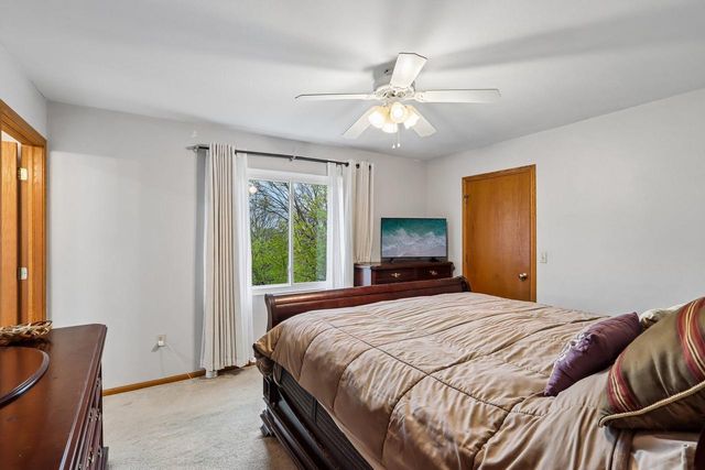 8570 Whitney DRIVE, Oak Creek, WI 53154